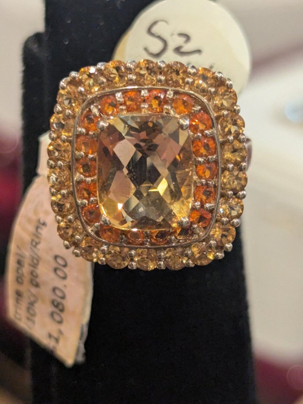 10 K gold citrine ring
